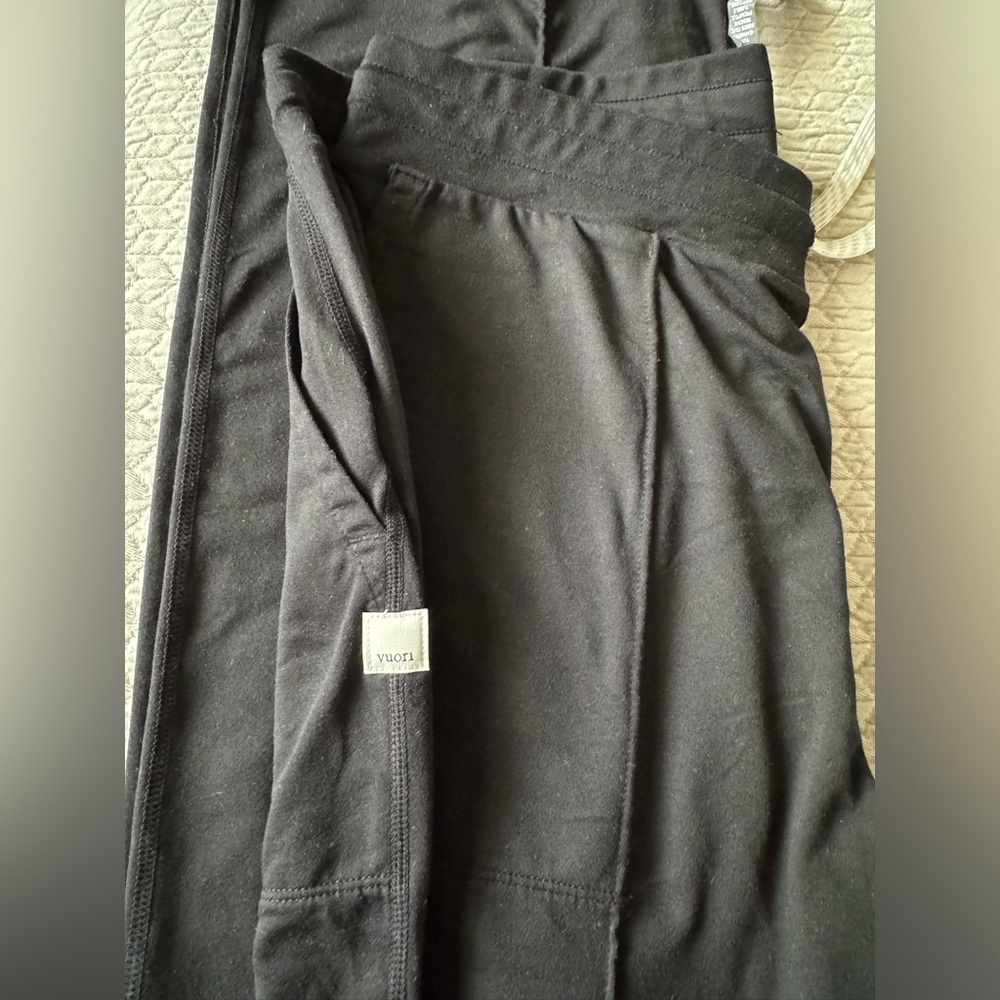 Vuori Women's Pants Halo Wide Leg Flare Black Size Large VW425 - Picture 8 of 10